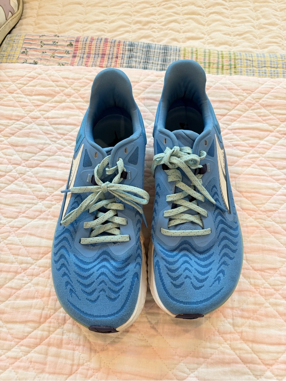 Altra Women's Blue and Light Blue Sneakers